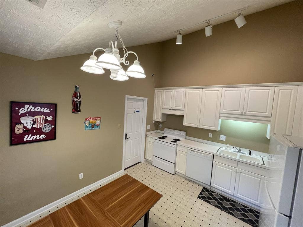 4 BR in Montgomery