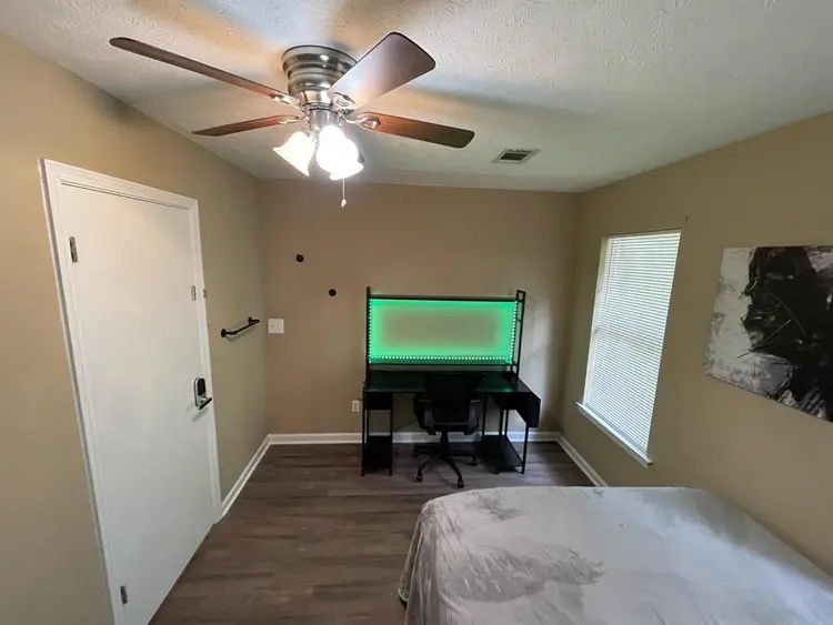 4 BR in Montgomery