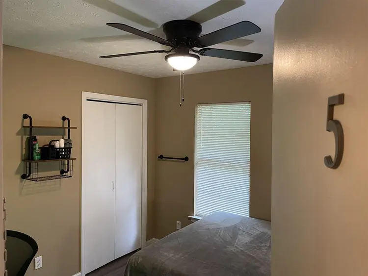 4 BR in Montgomery