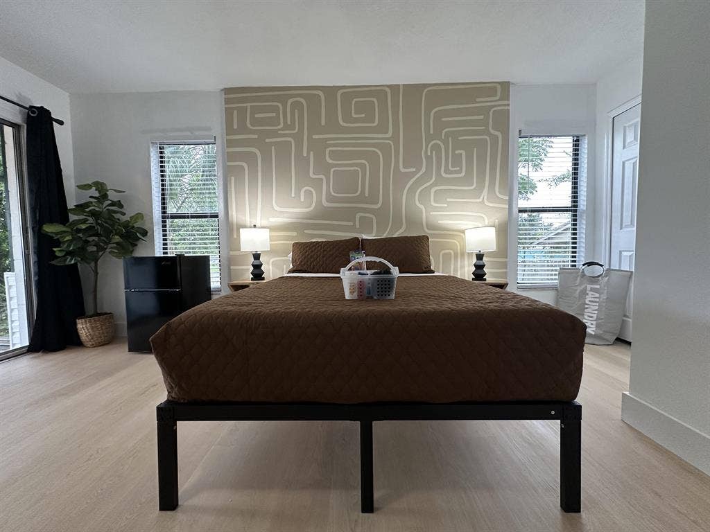 8 BR in Daytona Beach