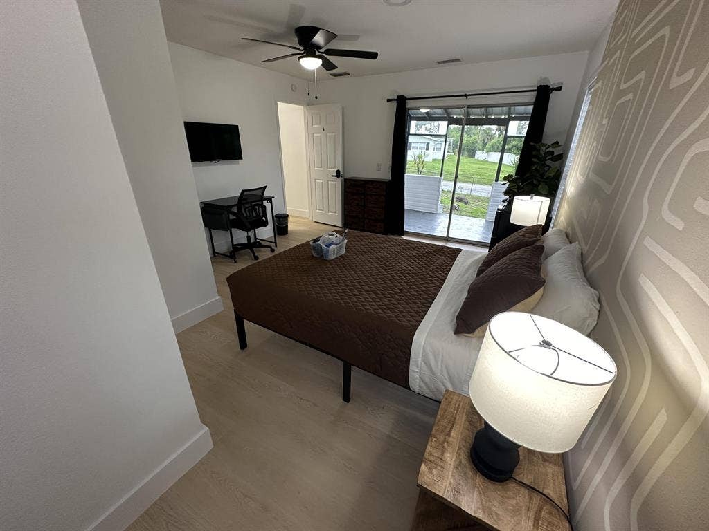 8 BR in Daytona Beach