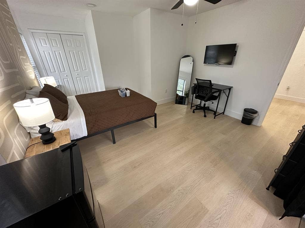 8 BR in Daytona Beach