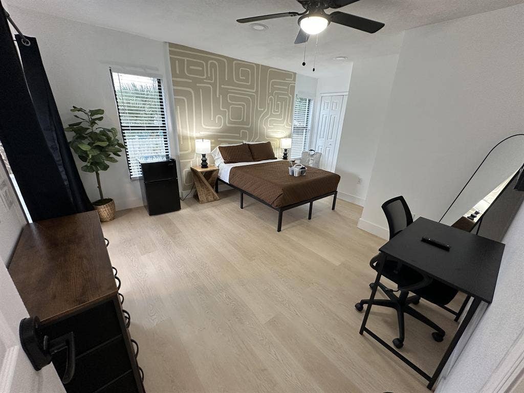 8 BR in Daytona Beach