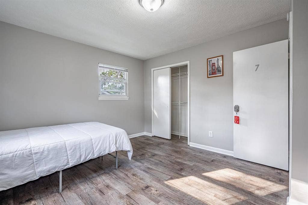 10 BR in Ellenwood