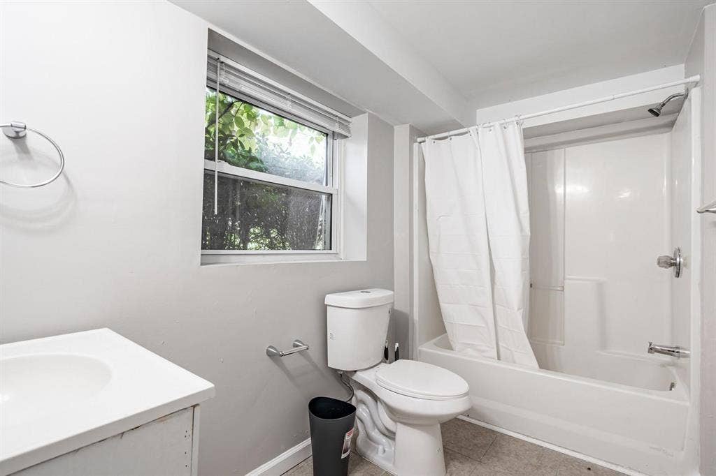 10 BR in Ellenwood