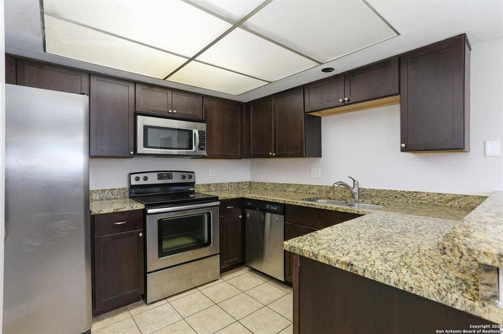 6 BR in San Antonio