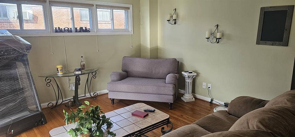 2 BR in Pikesville