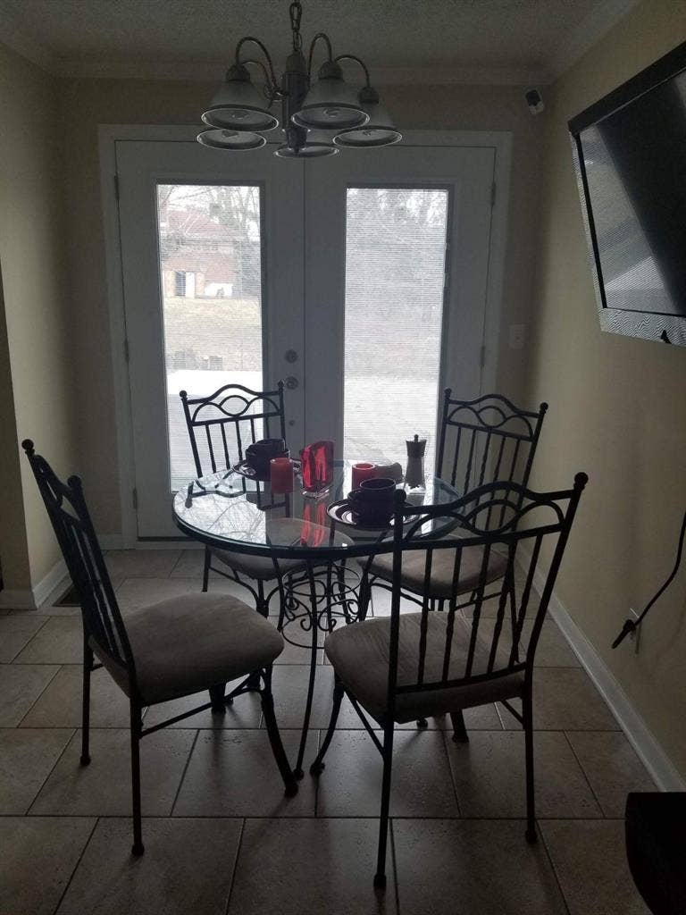 2 BR in Pikesville