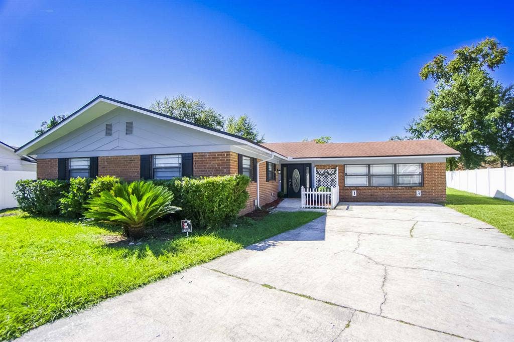 6 BR in Jacksonville