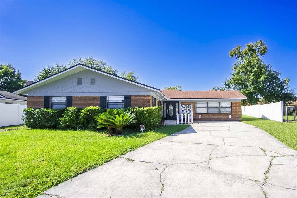 6 BR in Jacksonville
