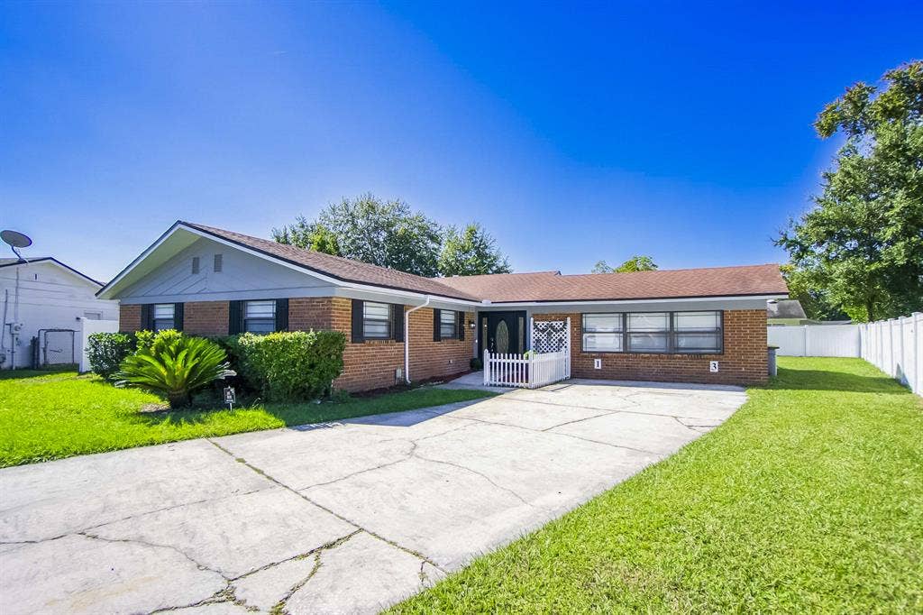 6 BR in Jacksonville