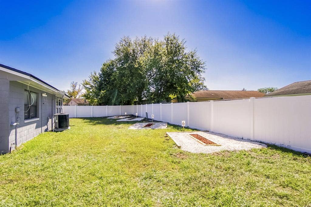 6 BR in Jacksonville