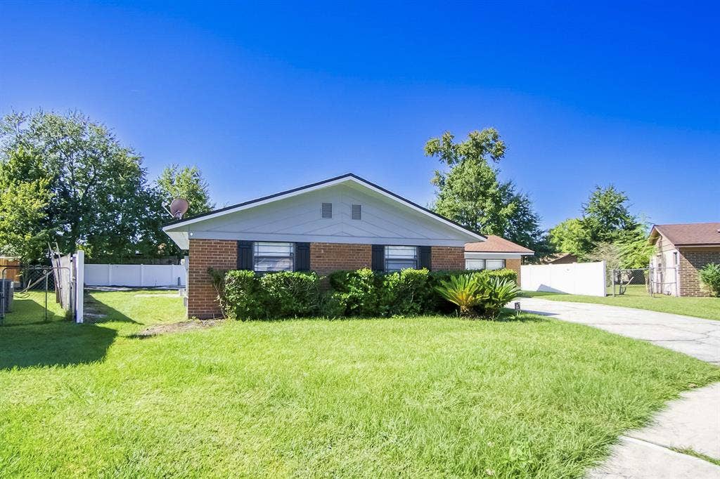 6 BR in Jacksonville