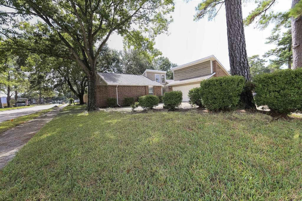 4 BR in Humble