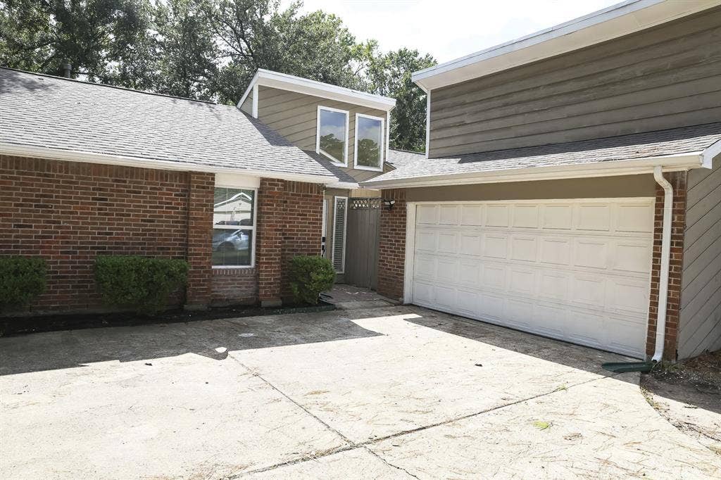 4 BR in Humble