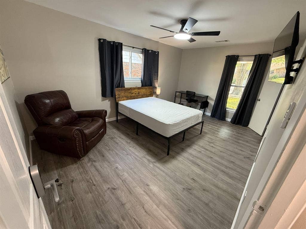 10 BR in Houston