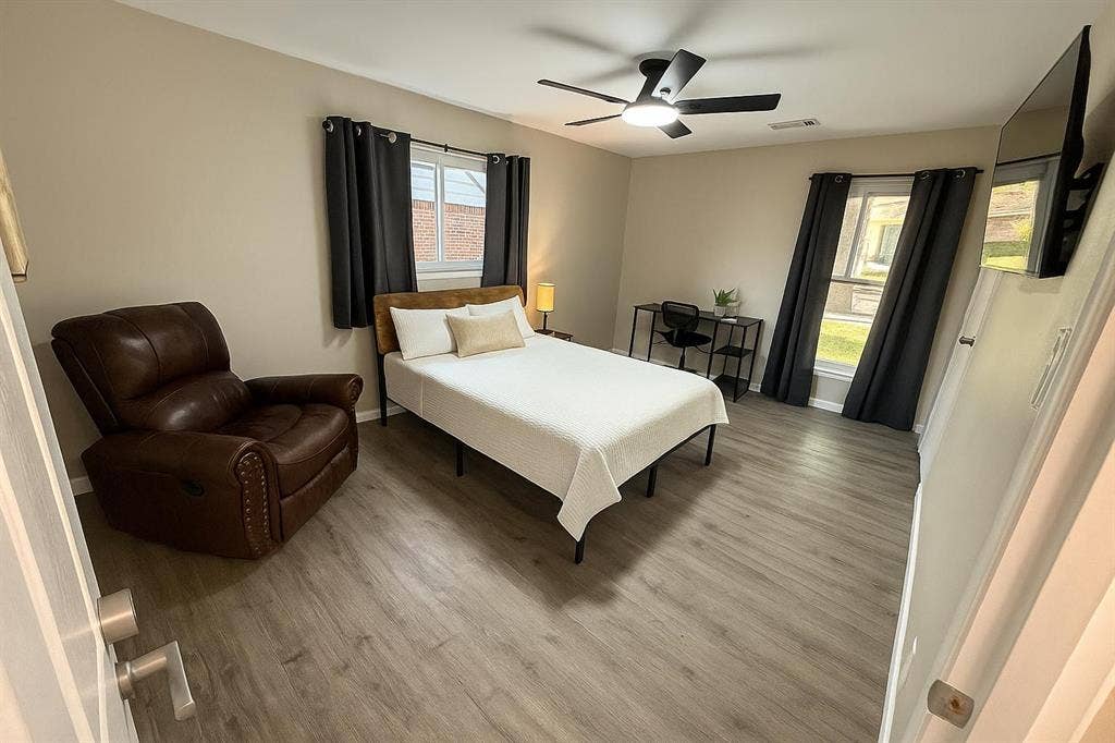 10 BR in Houston