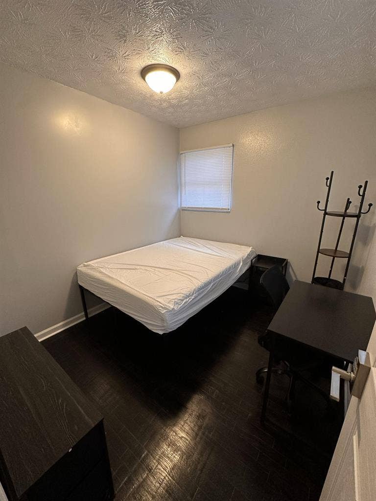 6 BR in Indianapolis