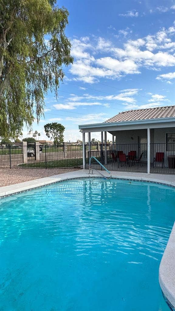 8 BR in Mesa