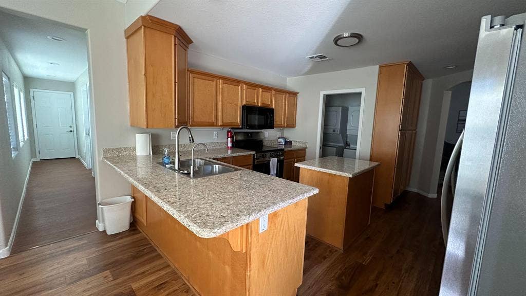 8 BR in Mesa