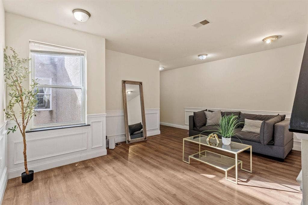 5 BR in Philadelphia