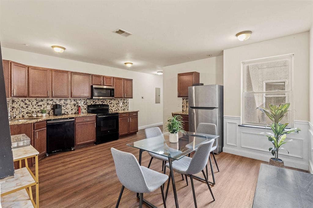 5 BR in Philadelphia