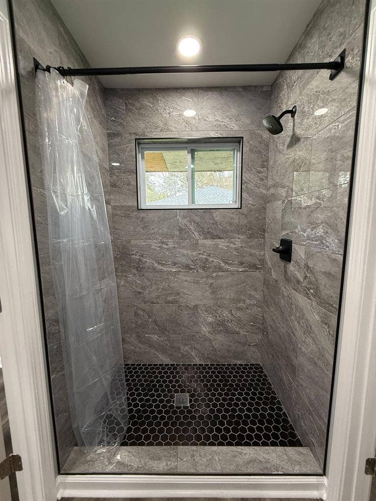 5 BR in East Point