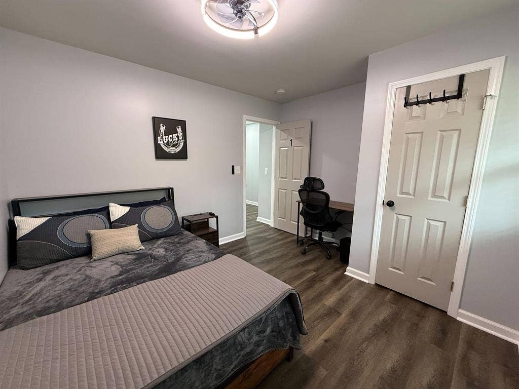 5 BR in East Point