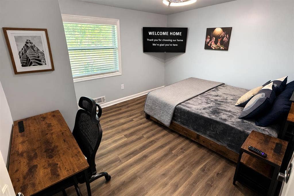 5 BR in East Point
