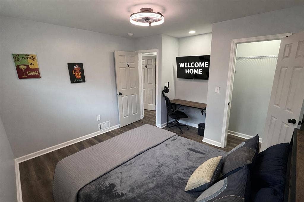 5 BR in East Point