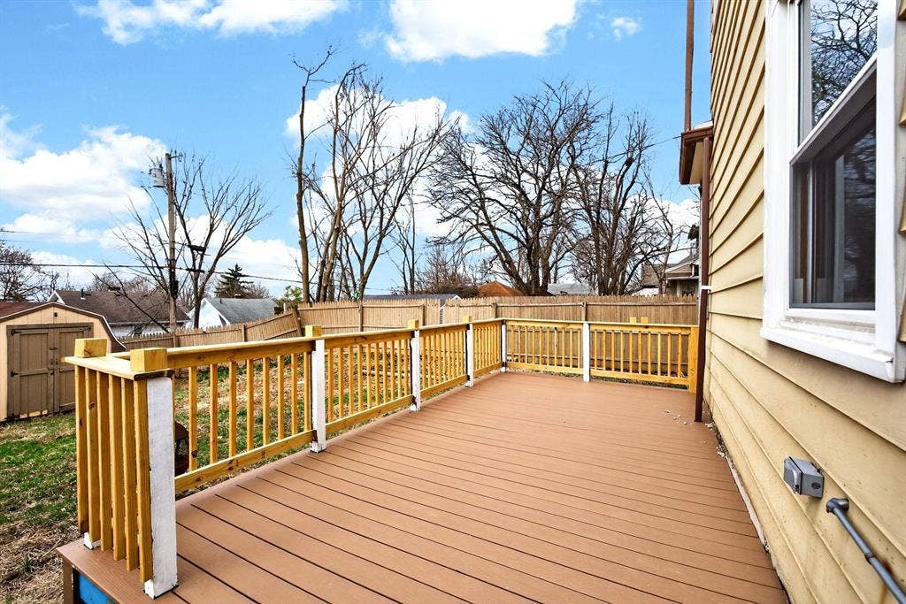 7 BR in Dayton