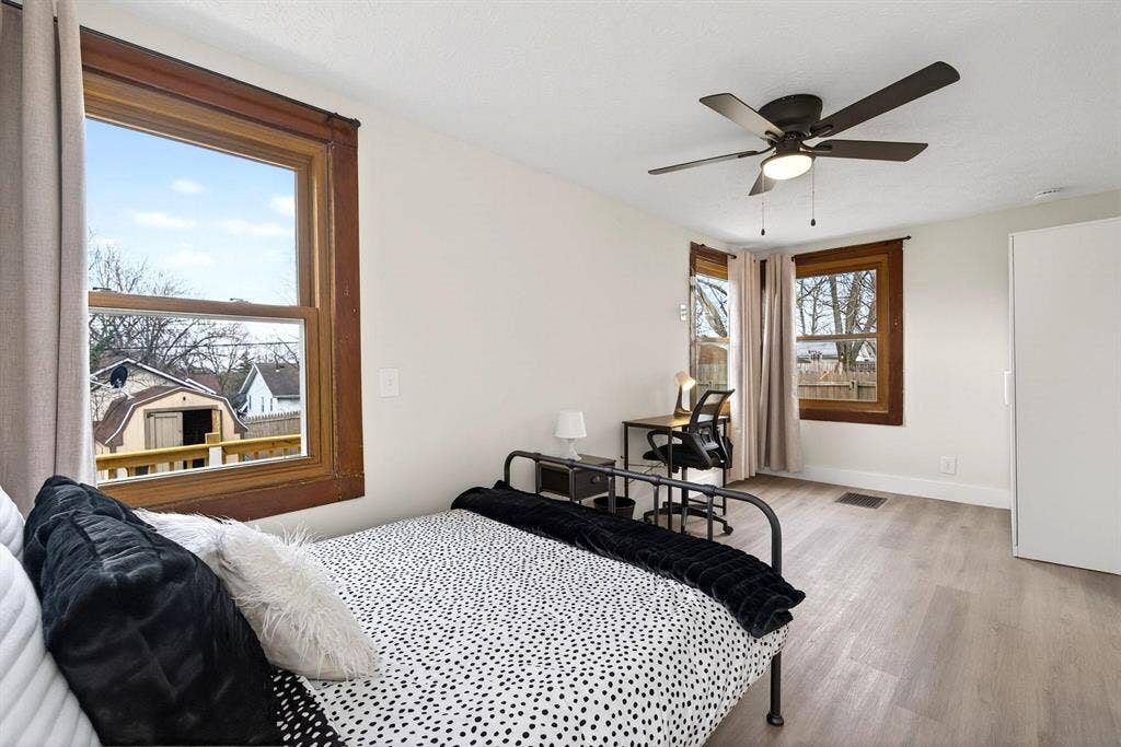 7 BR in Dayton