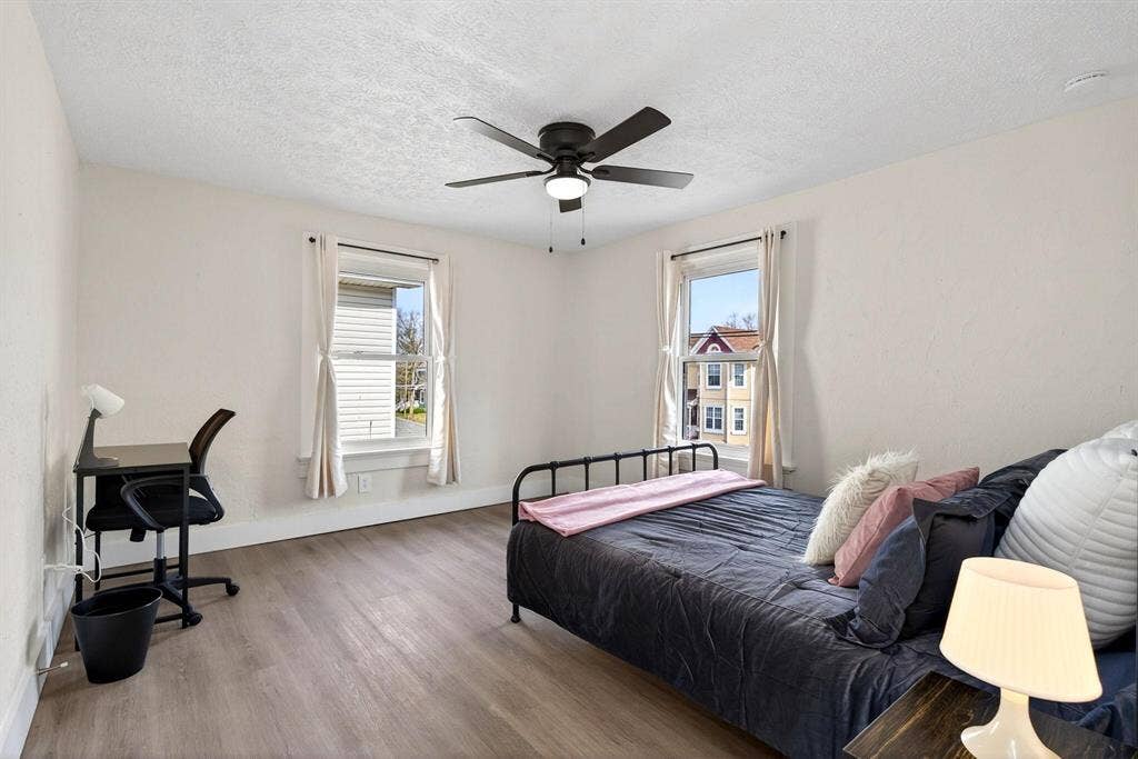 7 BR in Dayton