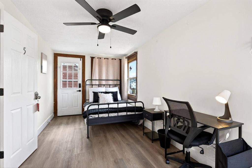 7 BR in Dayton