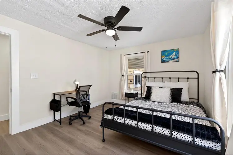 7 BR in Dayton