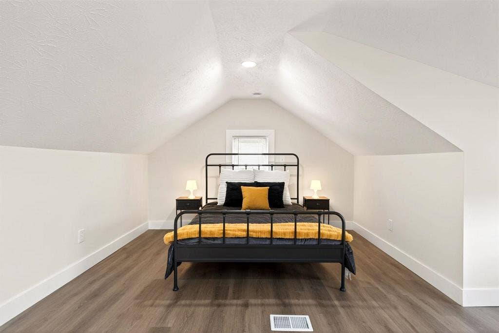7 BR in Dayton