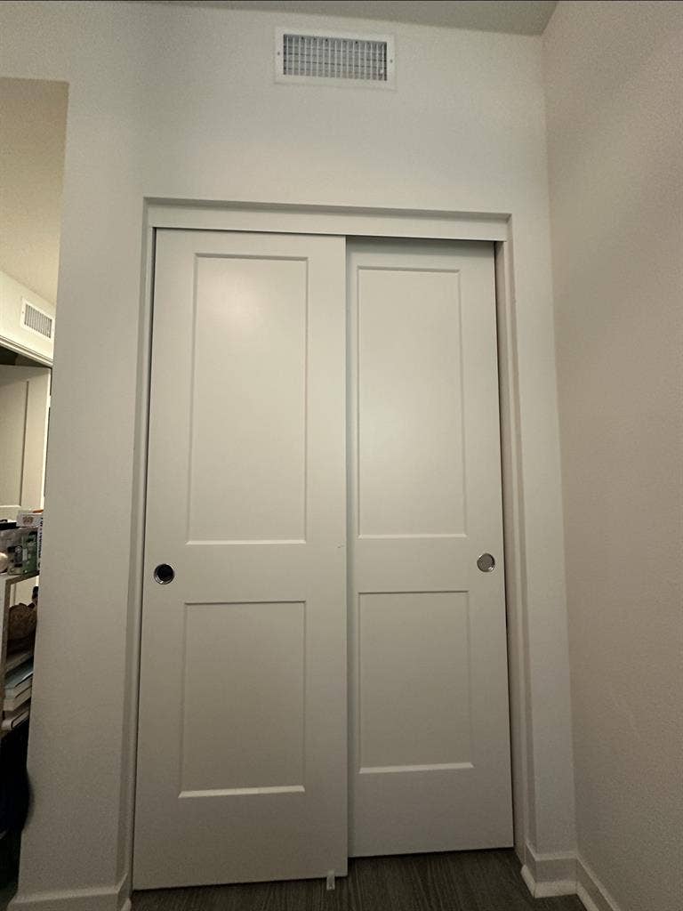 LOOKING FOR SUBLETTER! (male 20s)