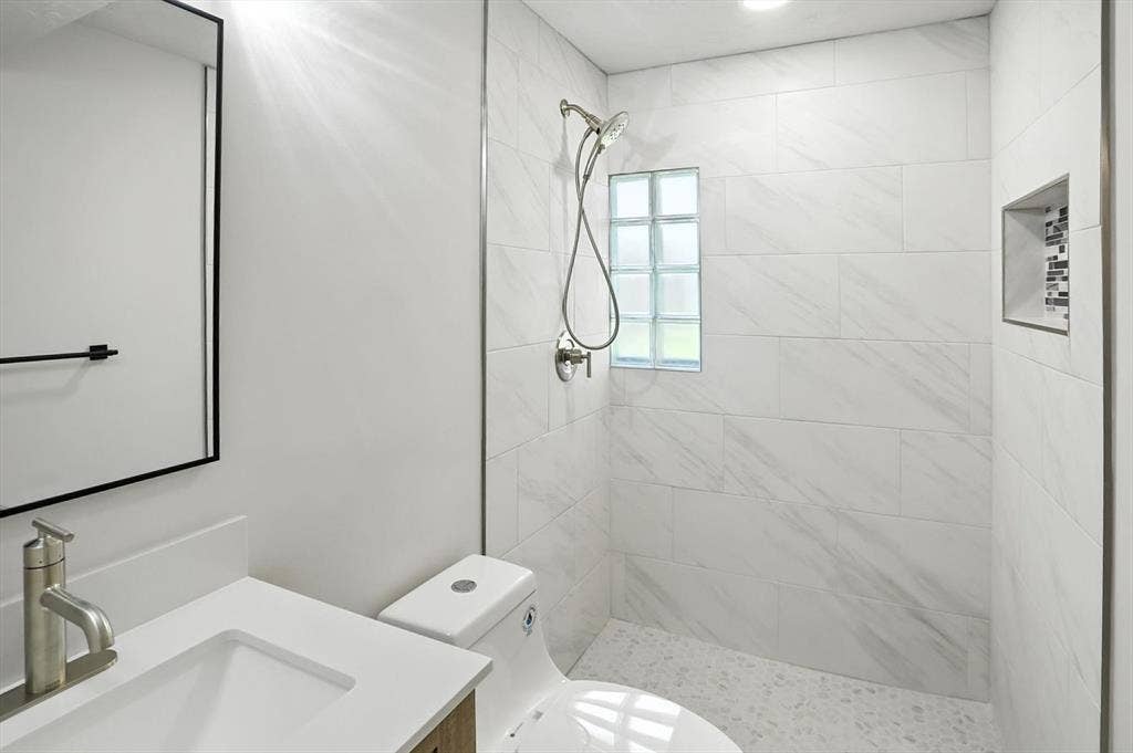Private Room In Remodeled House