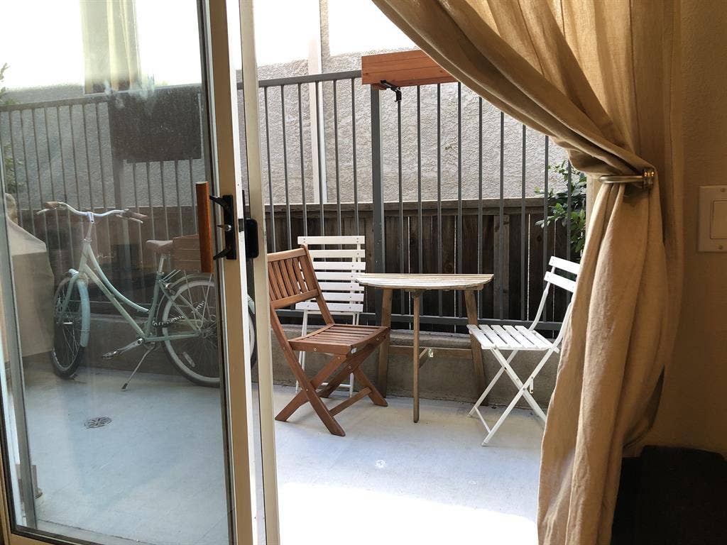 Private Bedroom NoHo Arts District