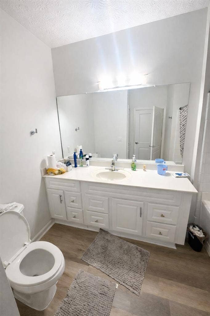Single room with washroom in 2B2B