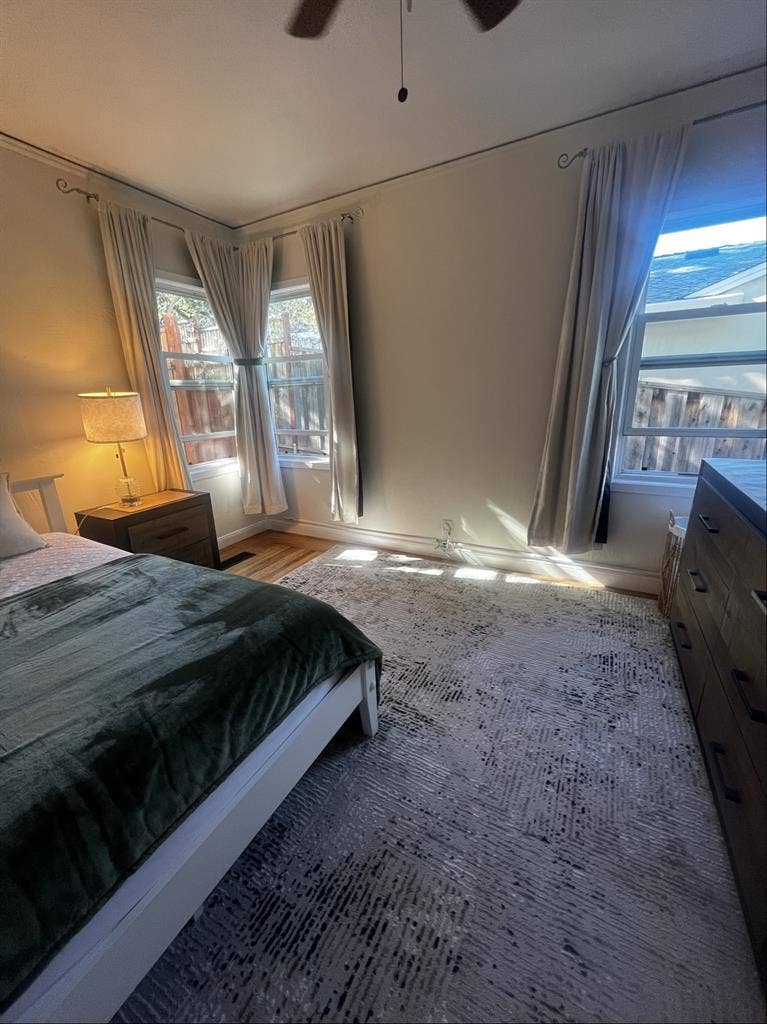 Move-In Ready Room – San Carlos