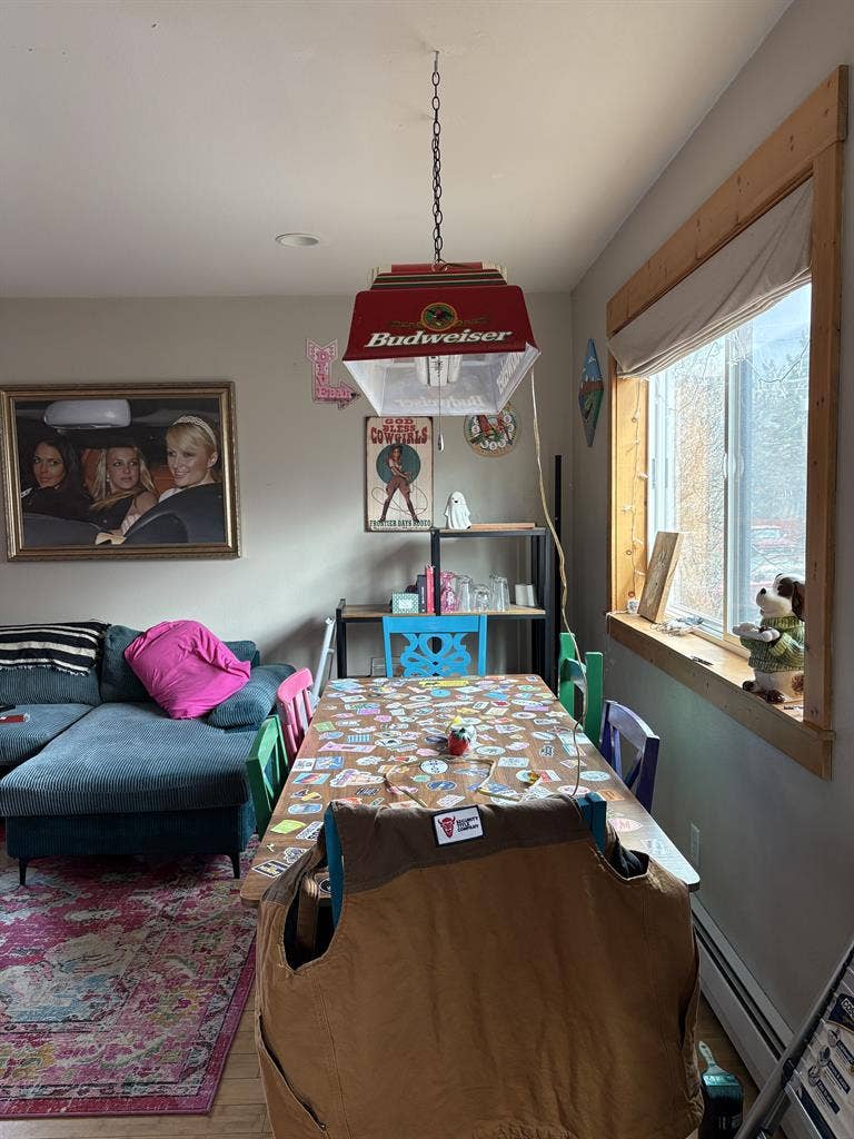 Downtown Room w Bathroom Available!