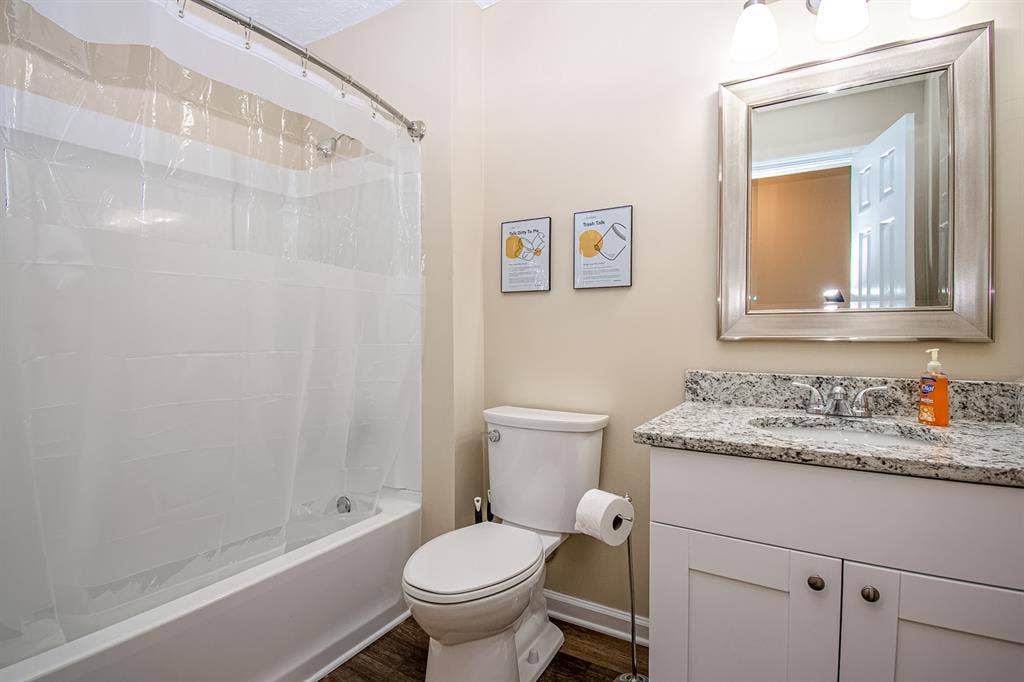 5 BR in Woodstock