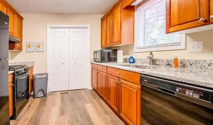 5 BR in Woodstock