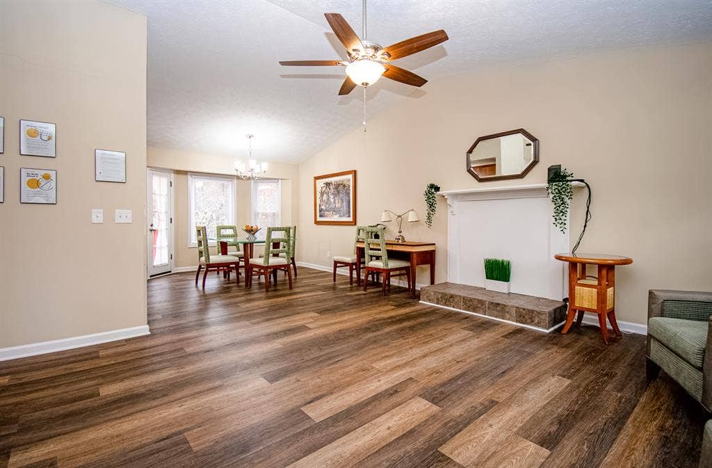 5 BR in Woodstock