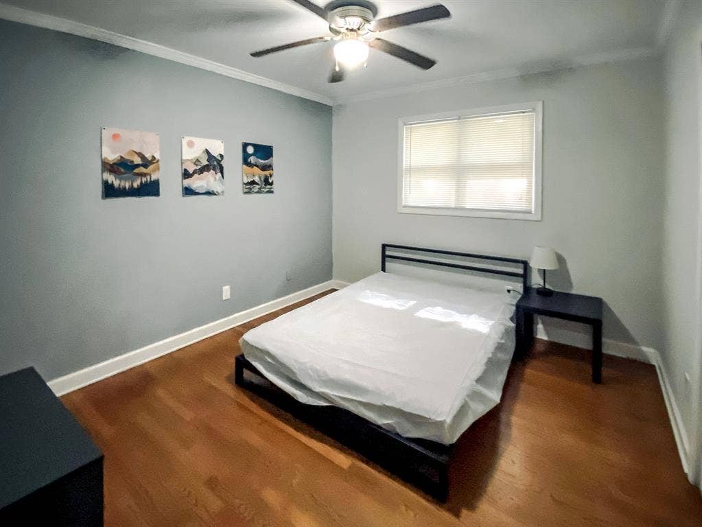8 BR in Lawrenceville