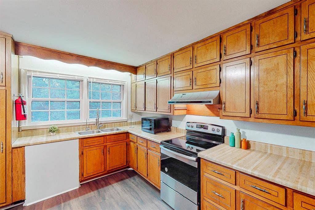 10 BR in Jonesboro