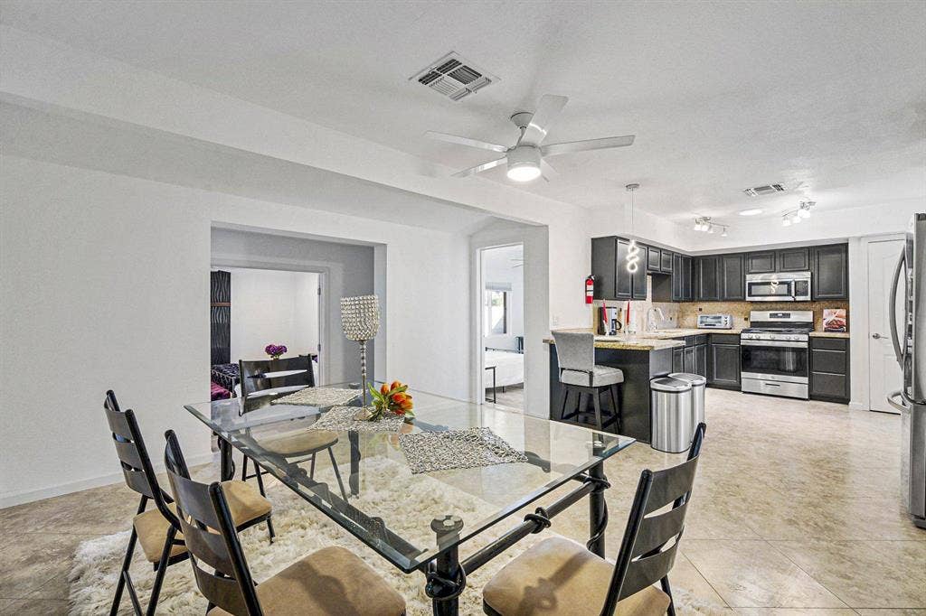 6 BR in Phoenix