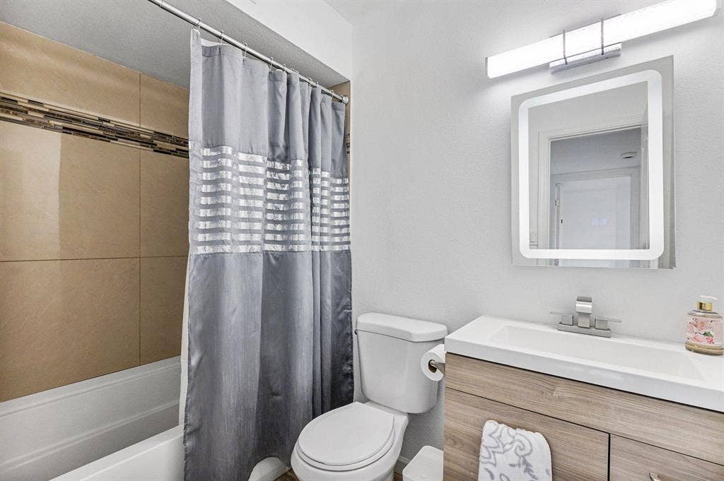 6 BR in Phoenix