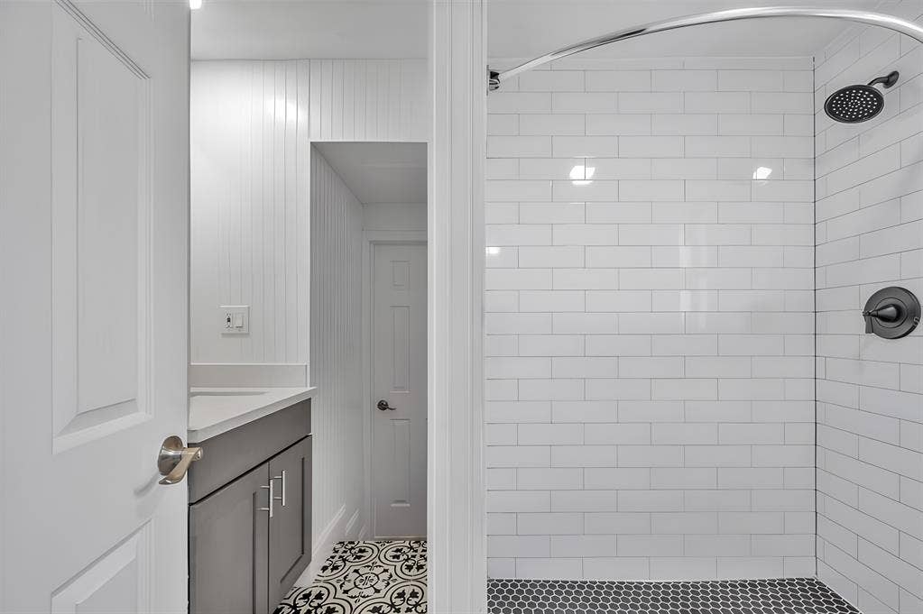 7 BR in St. Petersburg